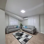 Appartamento Renovated 2nd Floor Near Center 2