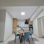 Renovated 2nd Floor Near Center 2 Appartamento *