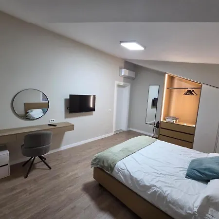 Brand New Modern Apartment, 2 Bedrooms And 2 Bathrooms ティラナ