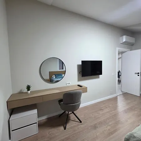 Brand New Modern Apartment, 2 Bedrooms And 2 Bathrooms *