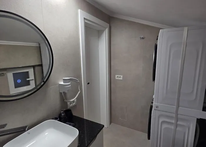 アパート Brand New Modern Apartment, 2 Bedrooms And 2 Bathrooms *