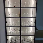 Renovated 2nd Floor Near Center 2 *