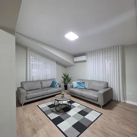 Apartamento Renovated 2nd Floor Near Center 2