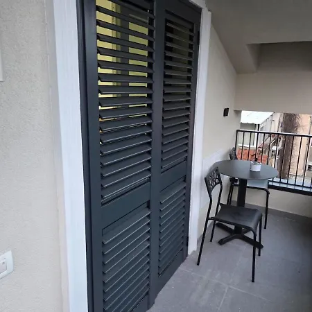 Renovated 2Nd Floor Apt Near City Center Villa 2