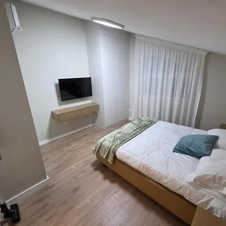 Brand New Modern Apartment, 2 Bedrooms And 2 Bathrooms Apartmán