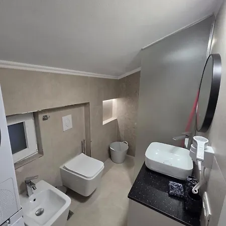 Renovated 2nd Floor Near Center 2 * Tirana