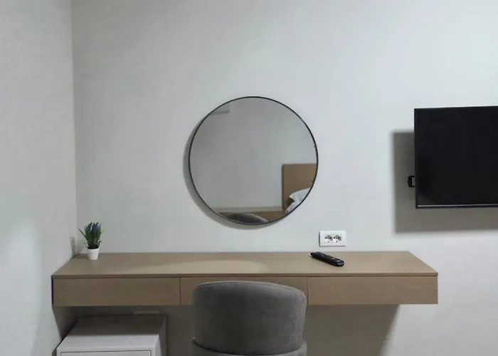 Brand New Modern Apartment, 2 Bedrooms And 2 Bathrooms *