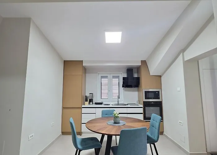 Brand New Modern Apartment, 2 Bedrooms And 2 Bathrooms Apartmán *