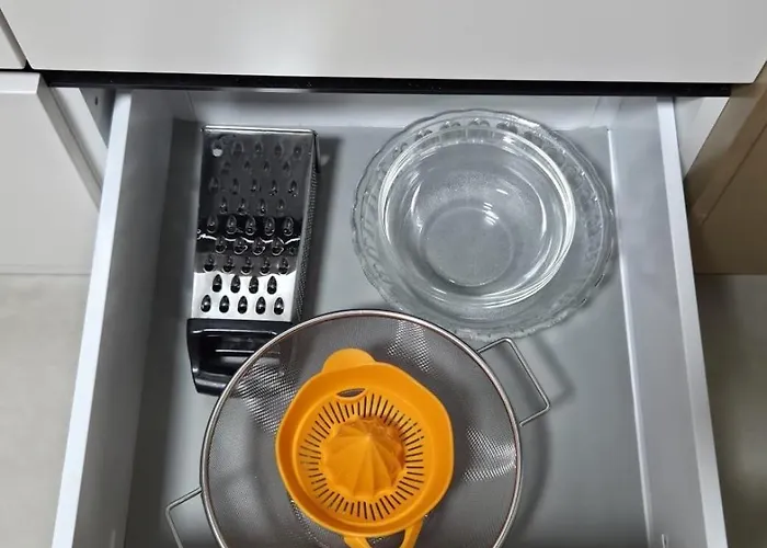 Apartmán Brand New Modern Apartment, 2 Bedrooms And 2 Bathrooms *