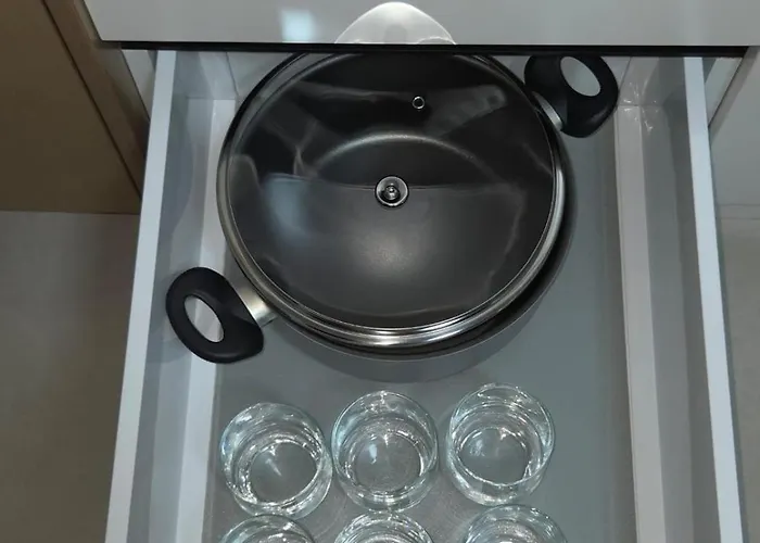 Renovated 2Nd Floor Apt Near City Center Villa 2 * Tirana